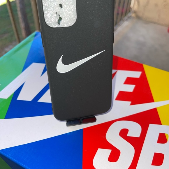 iPhone 11 Pro black. Case - Picture 5 of 6